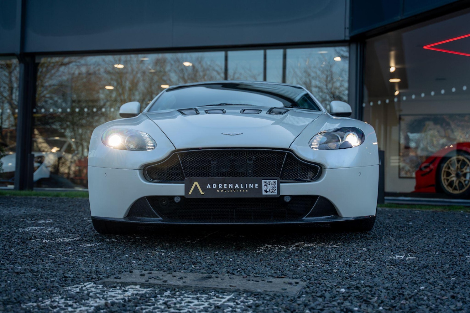 Used Aston Martin Vantage 2010 for sale - 77633726: Photo 10