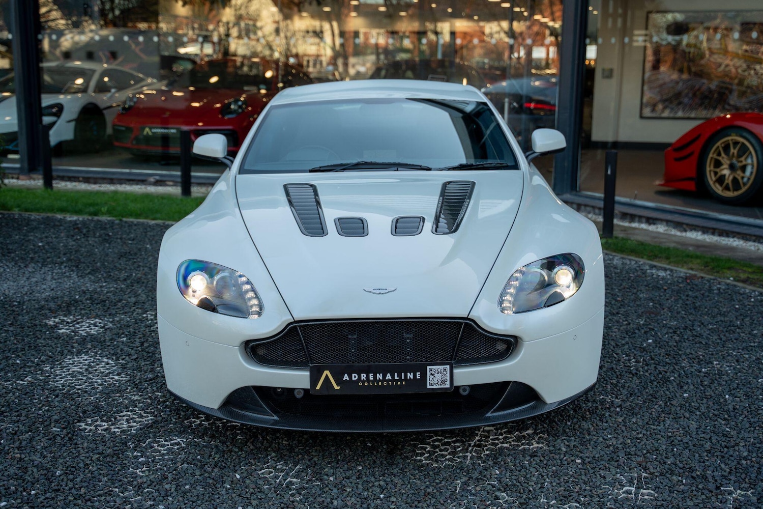 Used Aston Martin Vantage 2010 for sale - 77633726: Photo 12