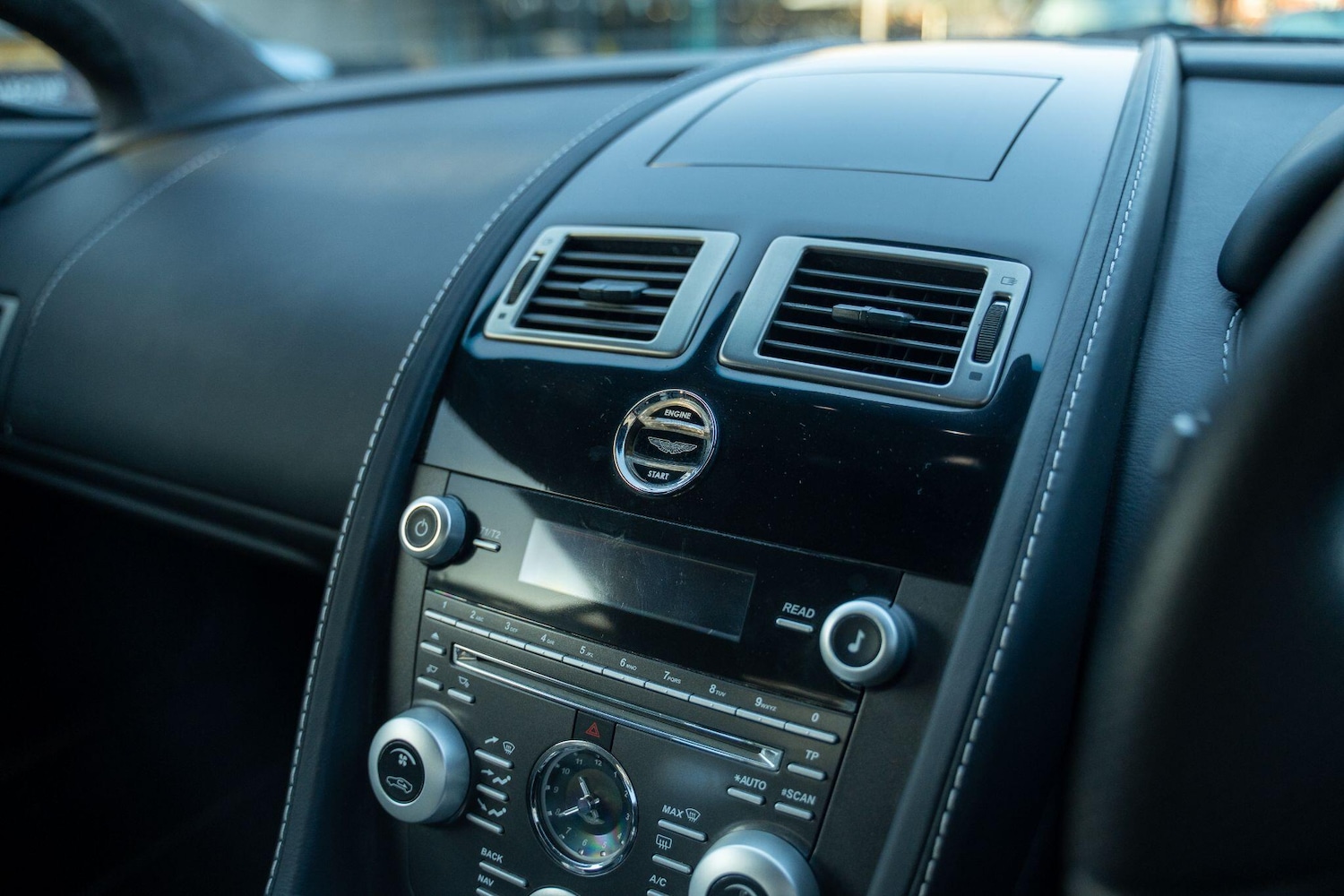 Used Aston Martin Vantage 2010 for sale - 77633726: Photo 26