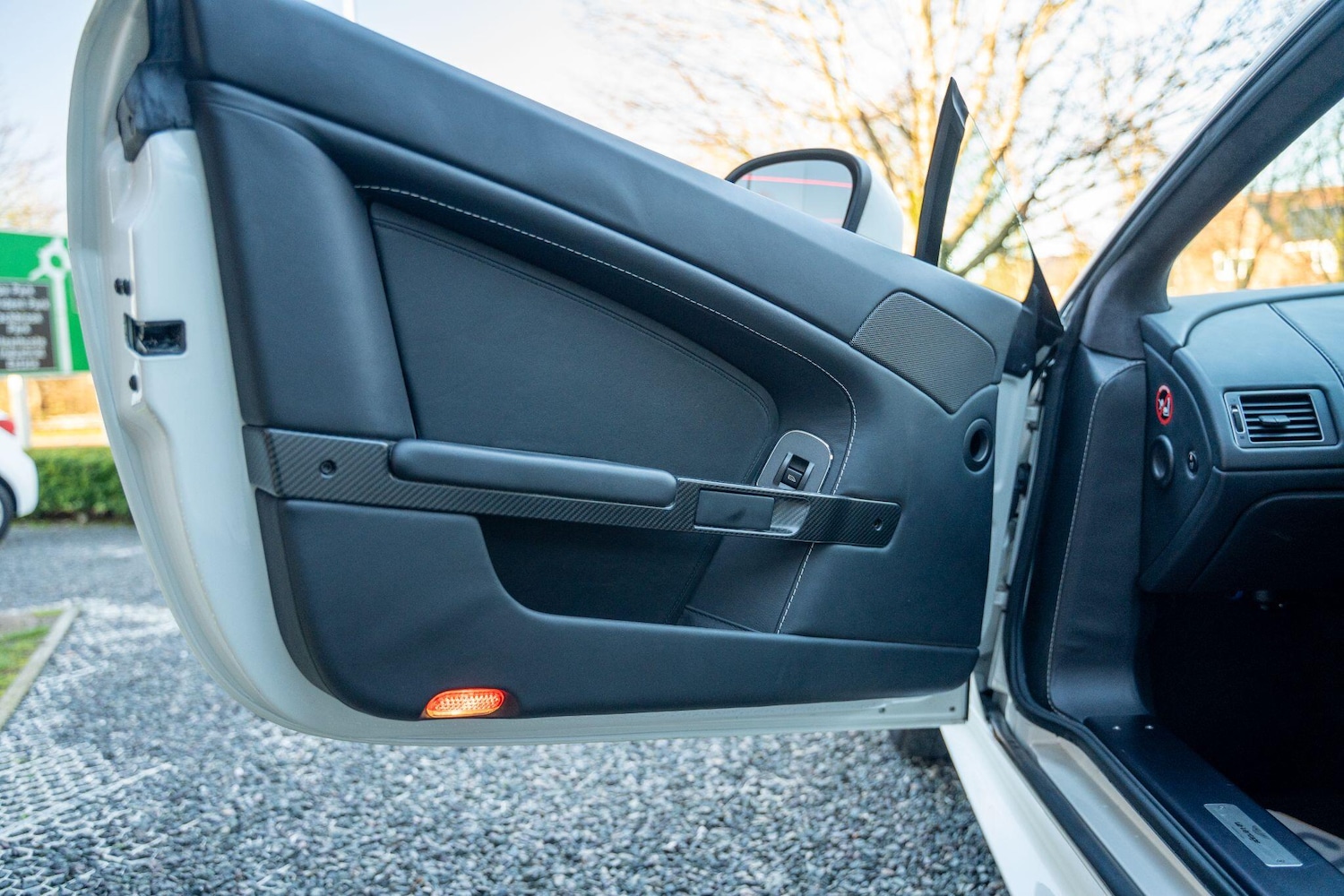 Used Aston Martin Vantage 2010 for sale - 77633726: Photo 30