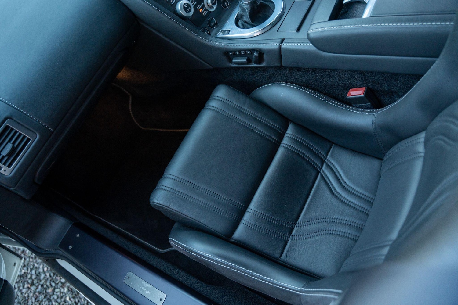 Used Aston Martin Vantage 2010 for sale - 77633726: Photo 40