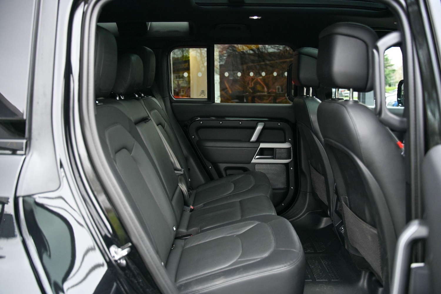 Used Land Rover Defender 110 2023 for sale - 77633208: Photo 18