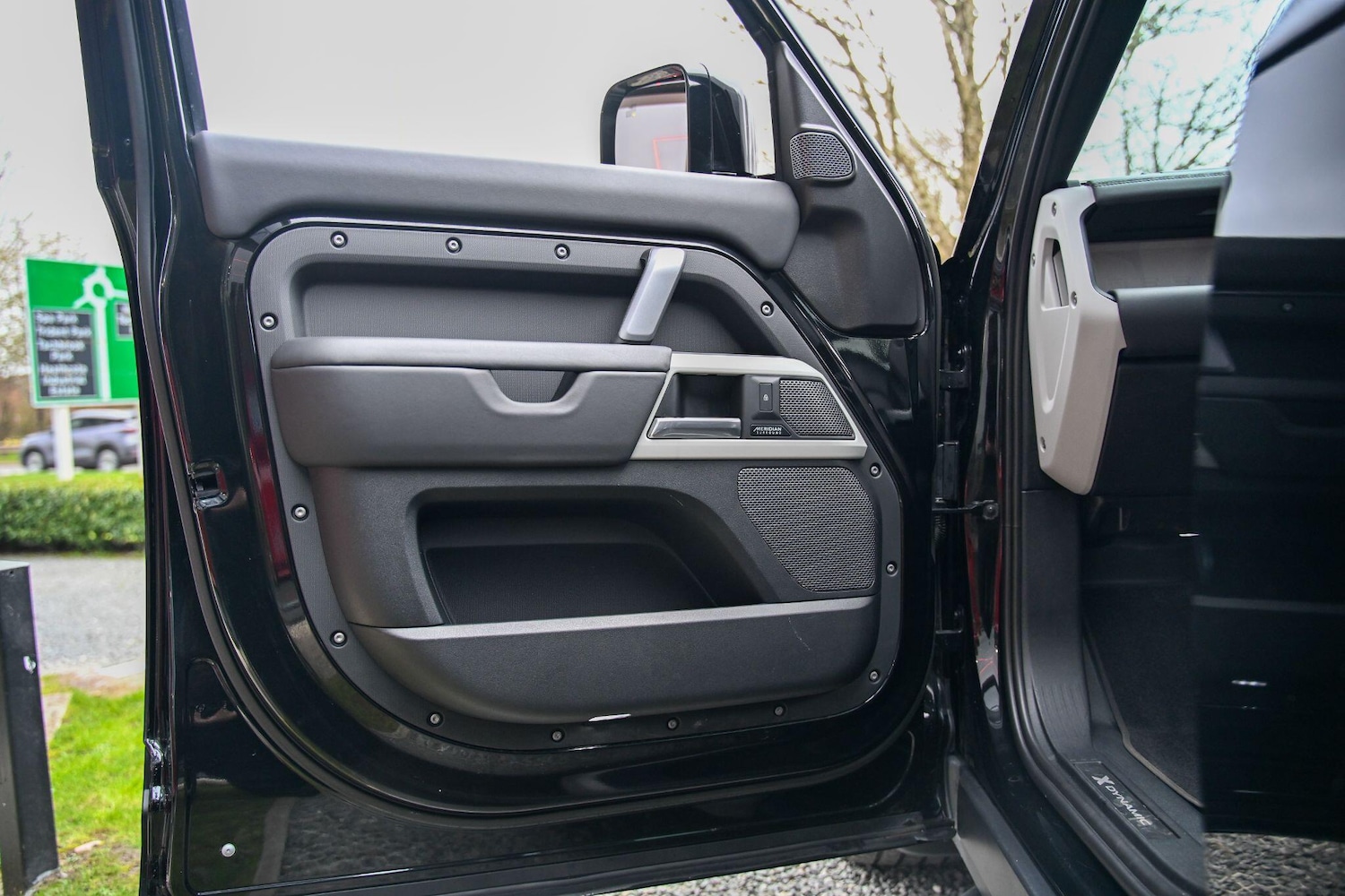 Used Land Rover Defender 110 2023 for sale - 77633208: Photo 25