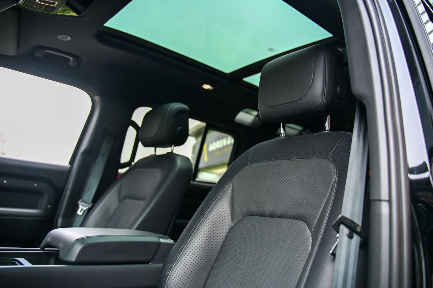 Used Land Rover Defender 110 2023 for sale - 77633208: Photo 34