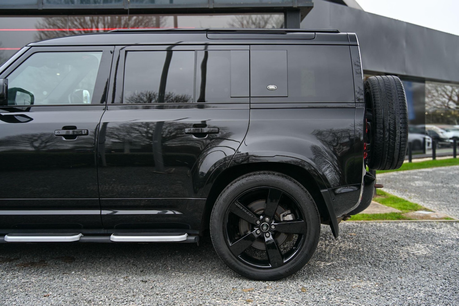 Used Land Rover Defender 110 2023 for sale - 77633208: Photo 41