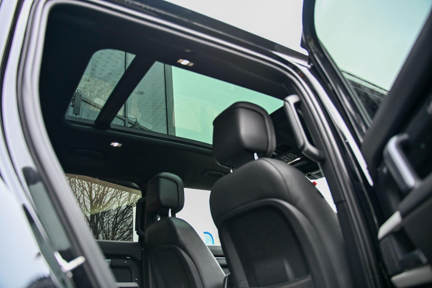 Used Land Rover Defender 110 2023 for sale - 77633208: Photo 50