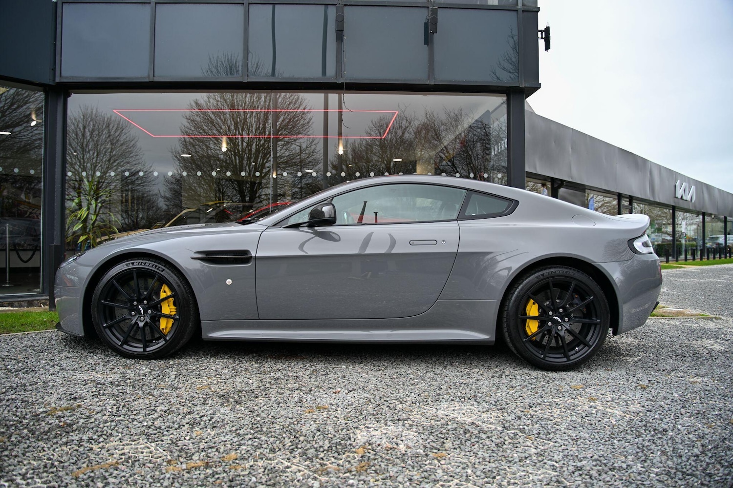 Used Aston Martin Vantage 2014 for sale - 77793755: Photo 12