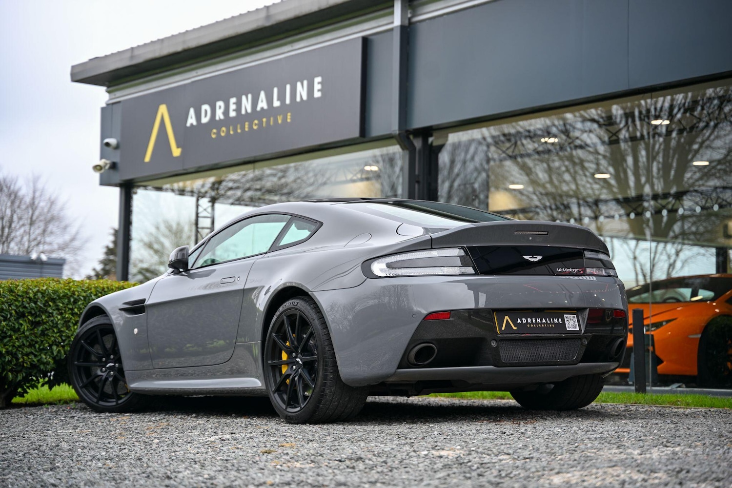 Used Aston Martin Vantage 2014 for sale - 77793755: Photo 2