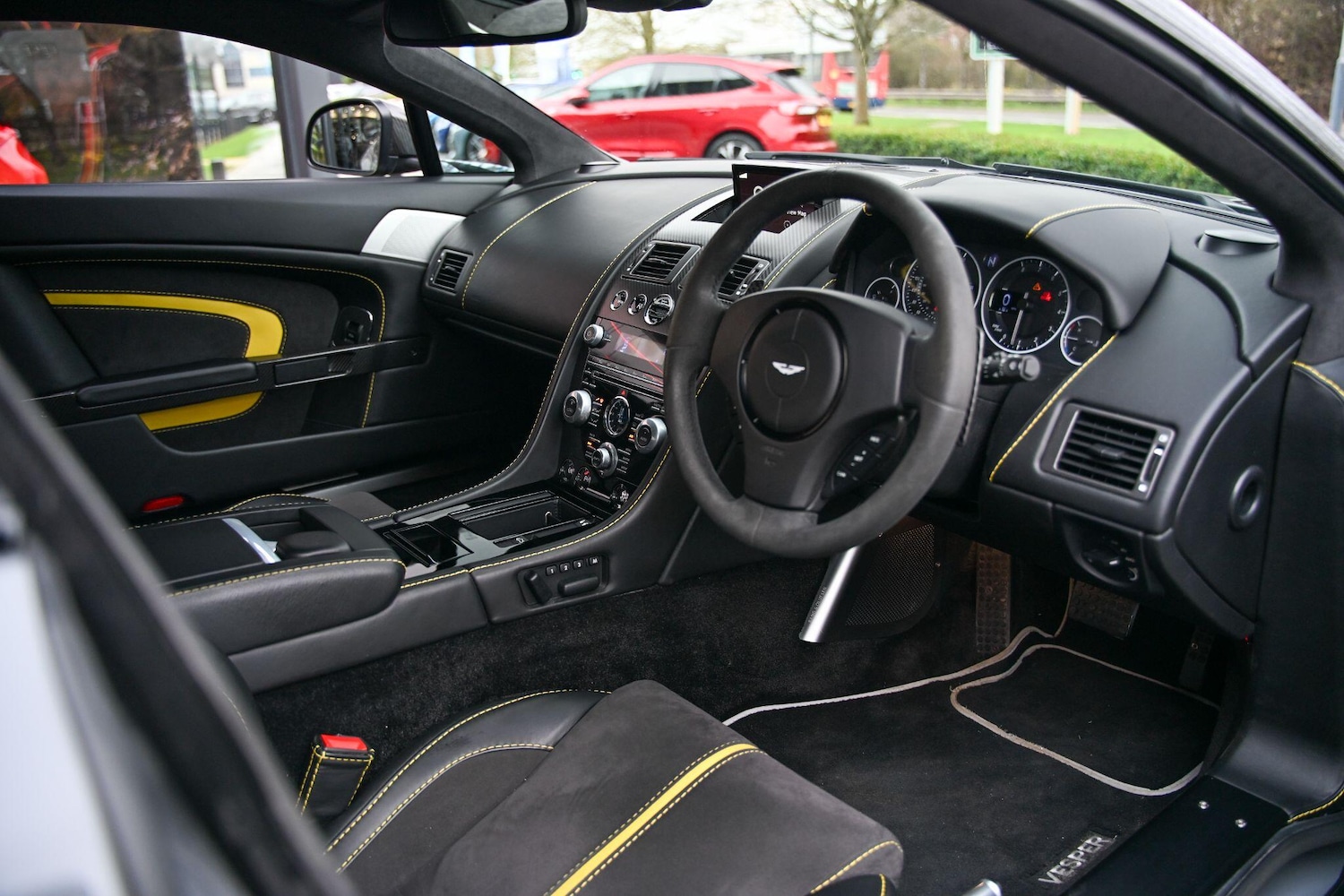 Used Aston Martin Vantage 2014 for sale - 77793755: Photo 3