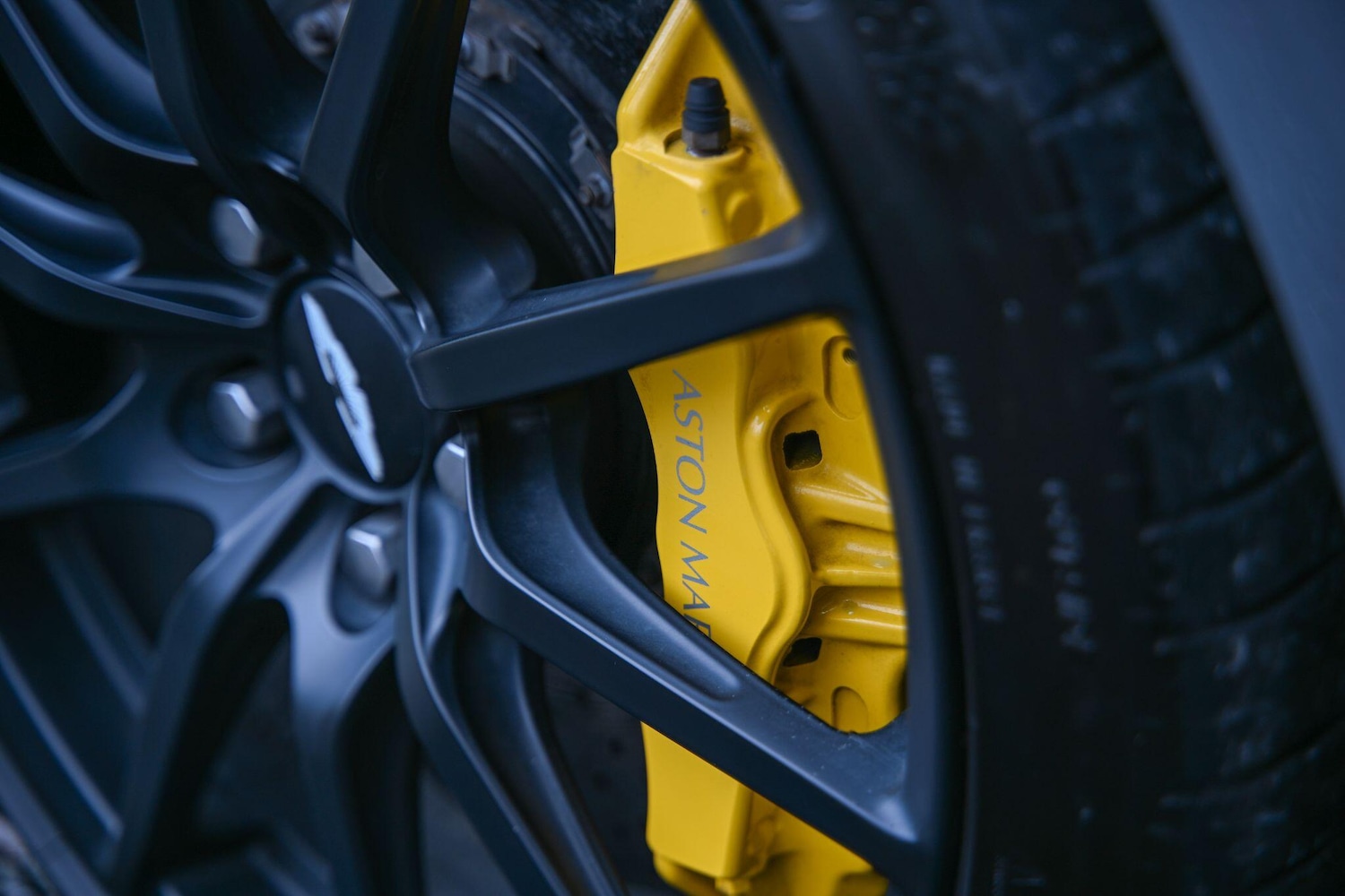 Used Aston Martin Vantage 2014 for sale - 77793755: Photo 34