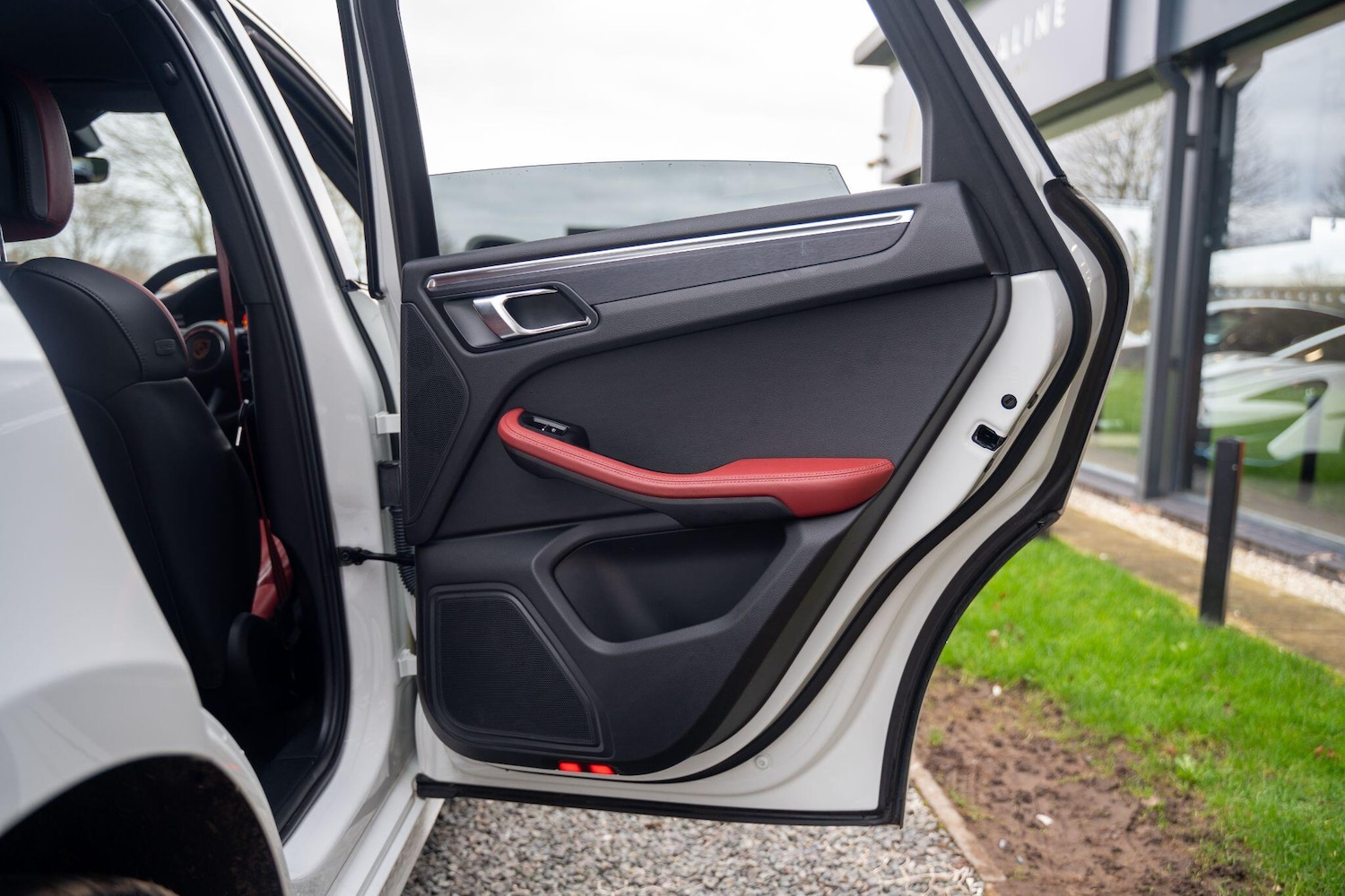 Used Porsche Macan 2022 for sale - 77598211: Photo 28