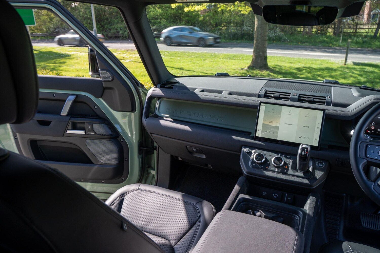 Used Land Rover Defender 90 2023 for sale - 78156768: Photo 17