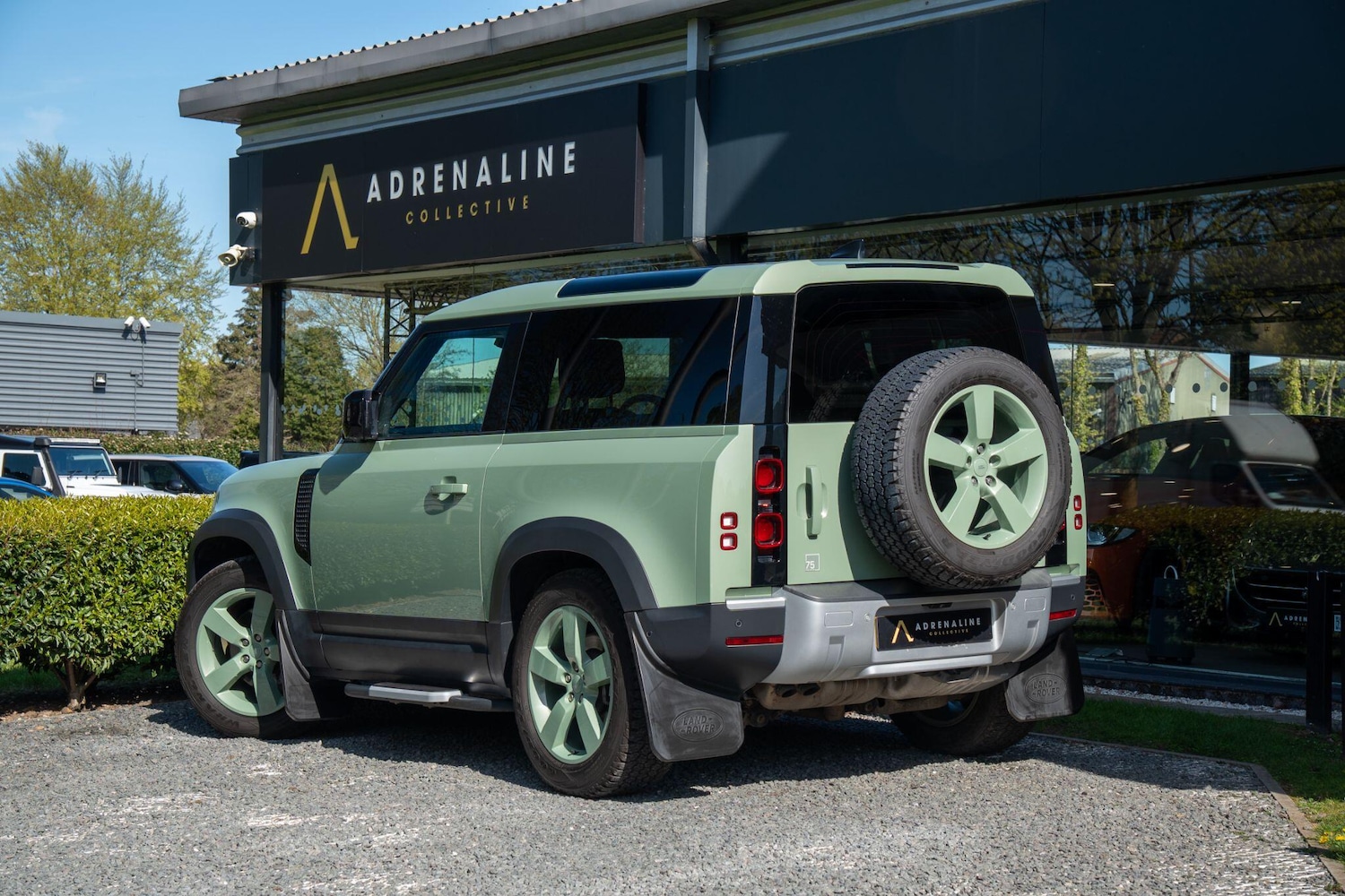 Used Land Rover Defender 90 2023 for sale - 78156768: Photo 2
