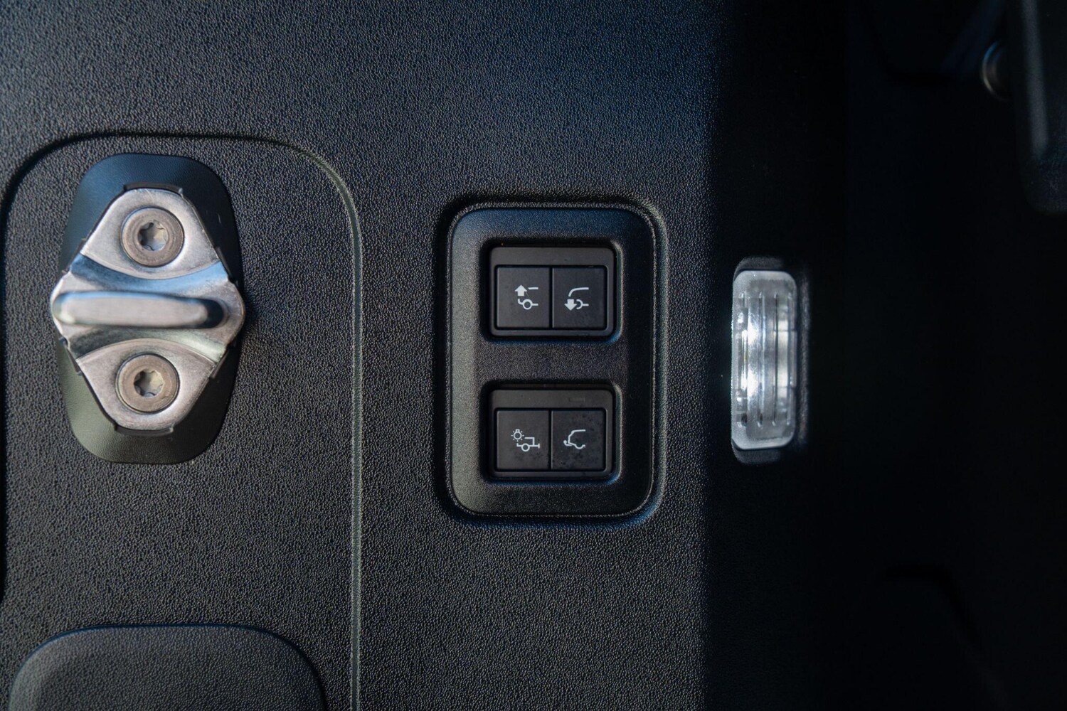 Used Land Rover Defender 90 2023 for sale - 78156768: Photo 28