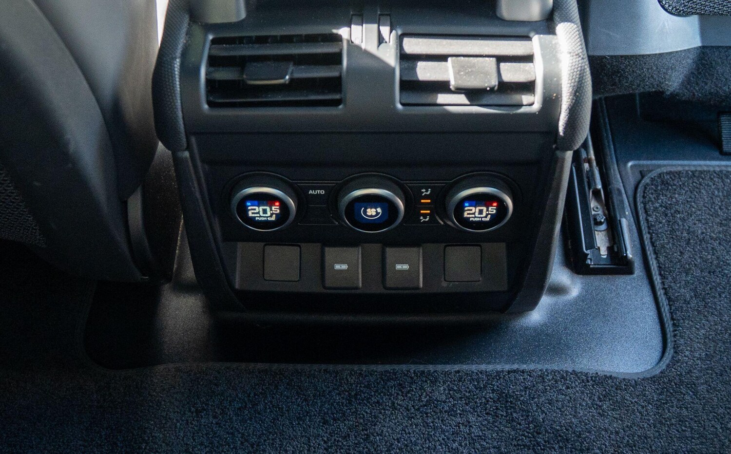 Used Land Rover Defender 90 2023 for sale - 78156768: Photo 29