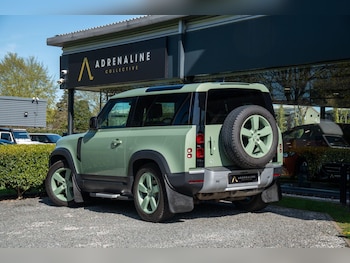 Used Land Rover Defender 90 2023 for sale - 78156768: Photo