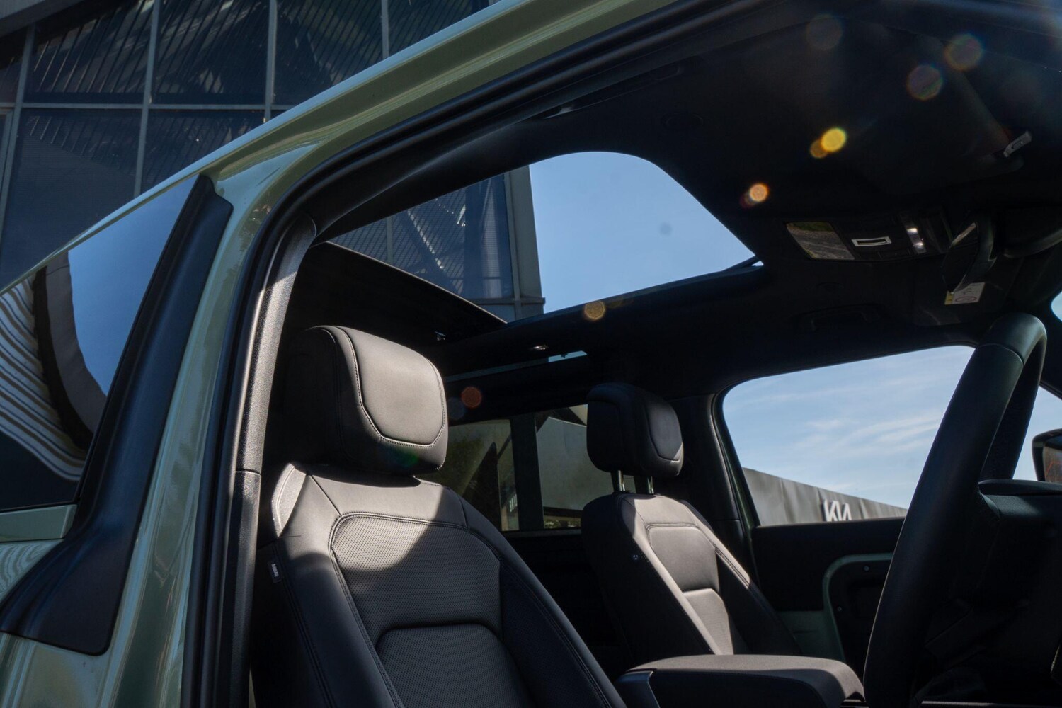 Used Land Rover Defender 90 2023 for sale - 78156768: Photo 3