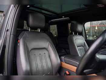 Used Land Rover Defender 90 2021 for sale - 77794020: Photo