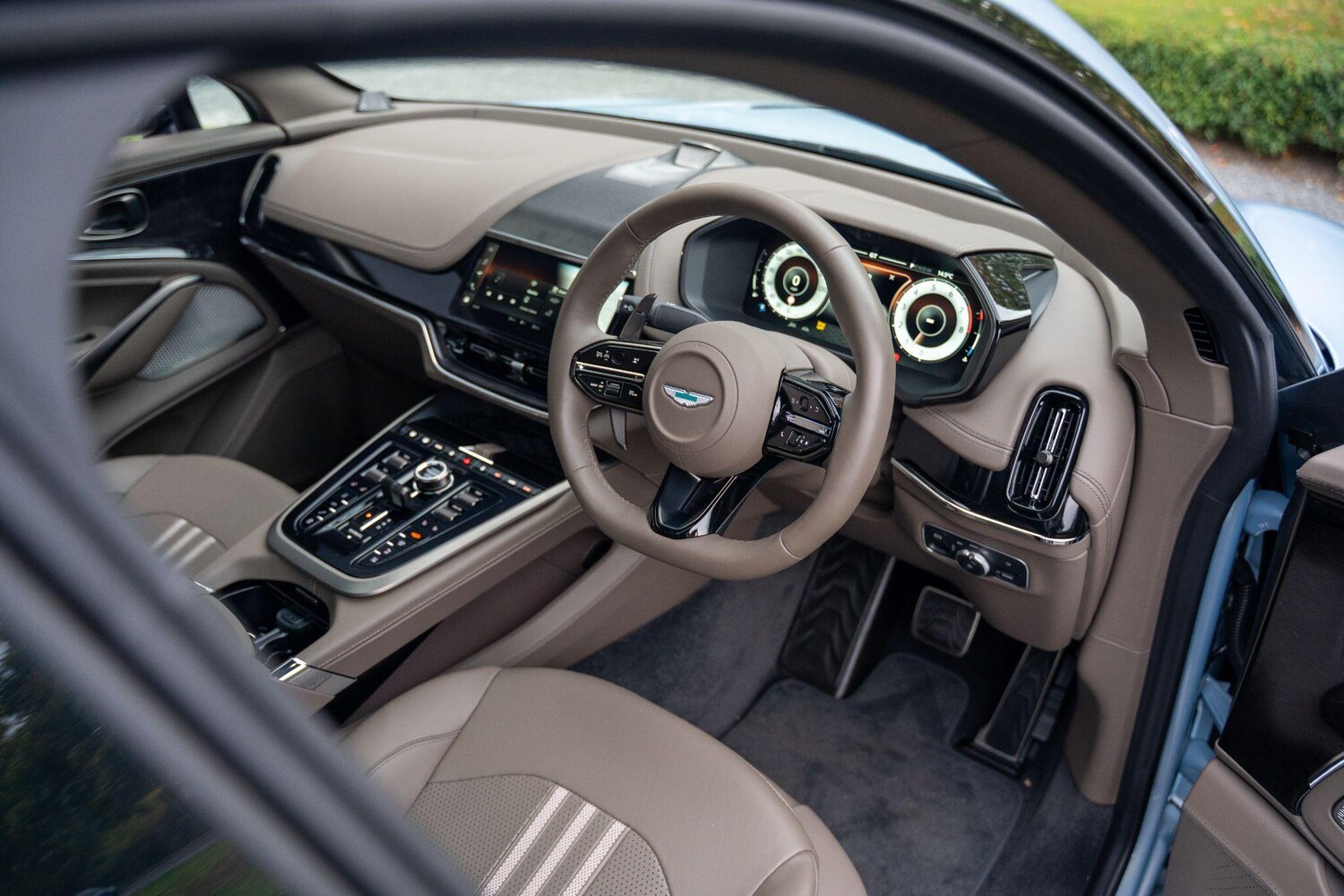 Used Aston Martin DBX 2025 for sale - 77574733: Photo 27