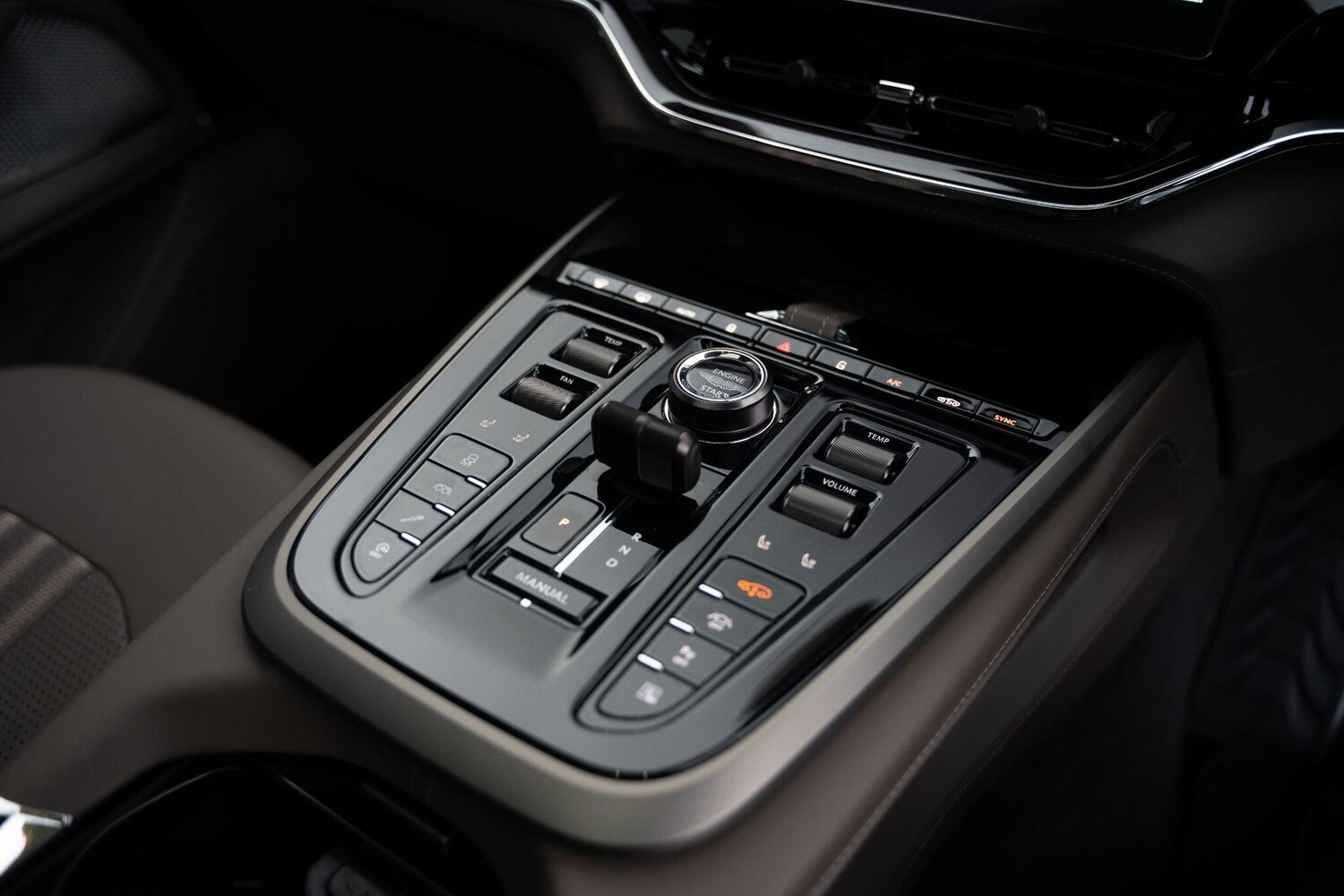 Used Aston Martin DBX 2025 for sale - 77574733: Photo 28