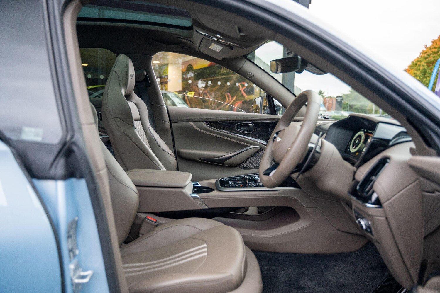 Used Aston Martin DBX 2025 for sale - 77574733: Photo 29