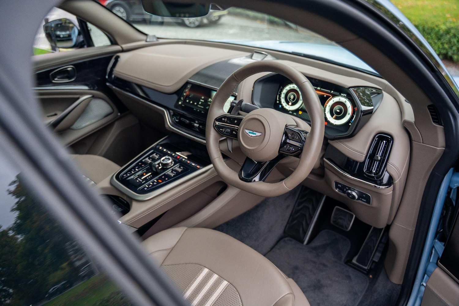 Used Aston Martin DBX 2025 for sale - 77574733: Photo 3