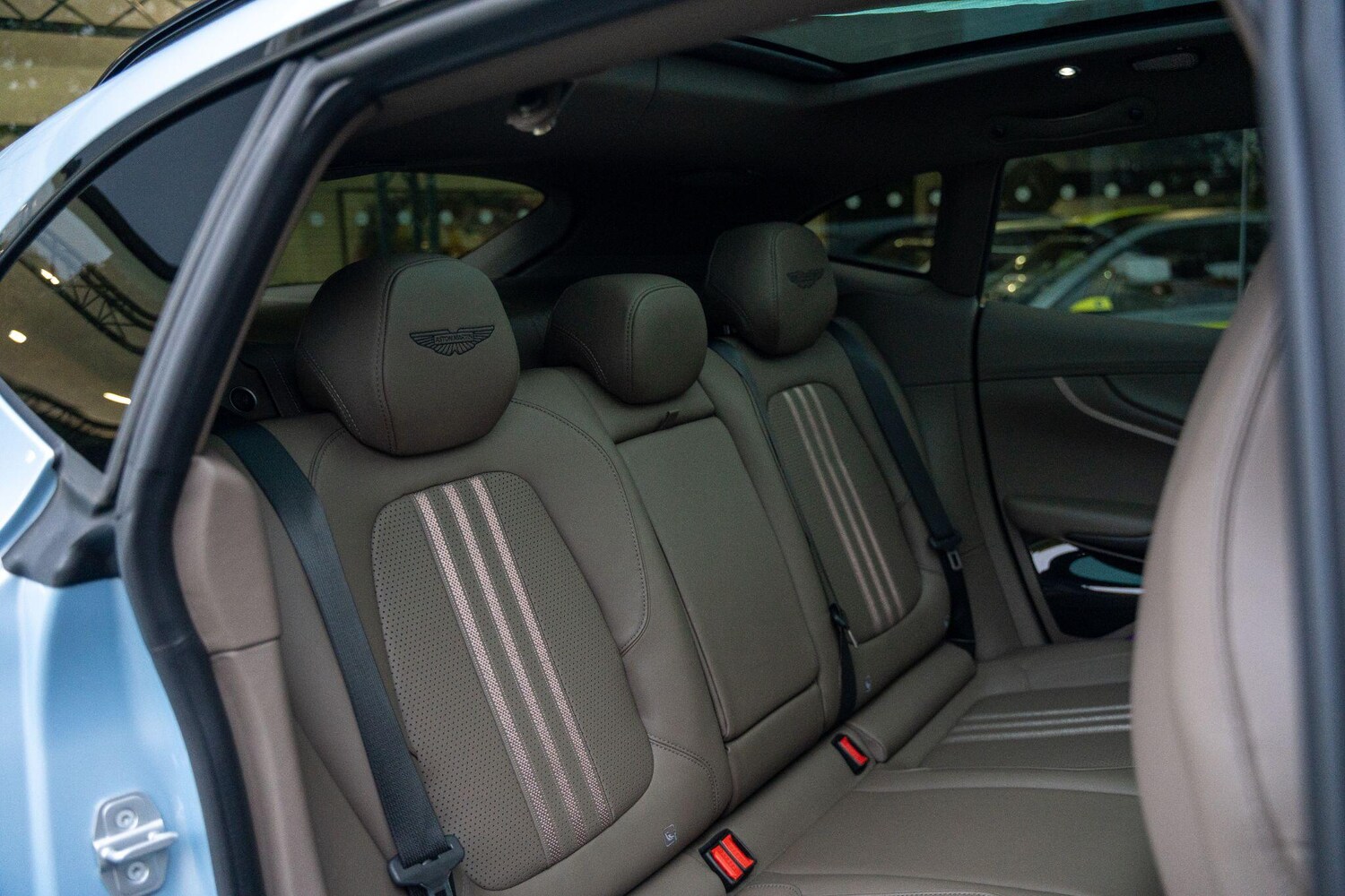 Used Aston Martin DBX 2025 for sale - 77574733: Photo 30