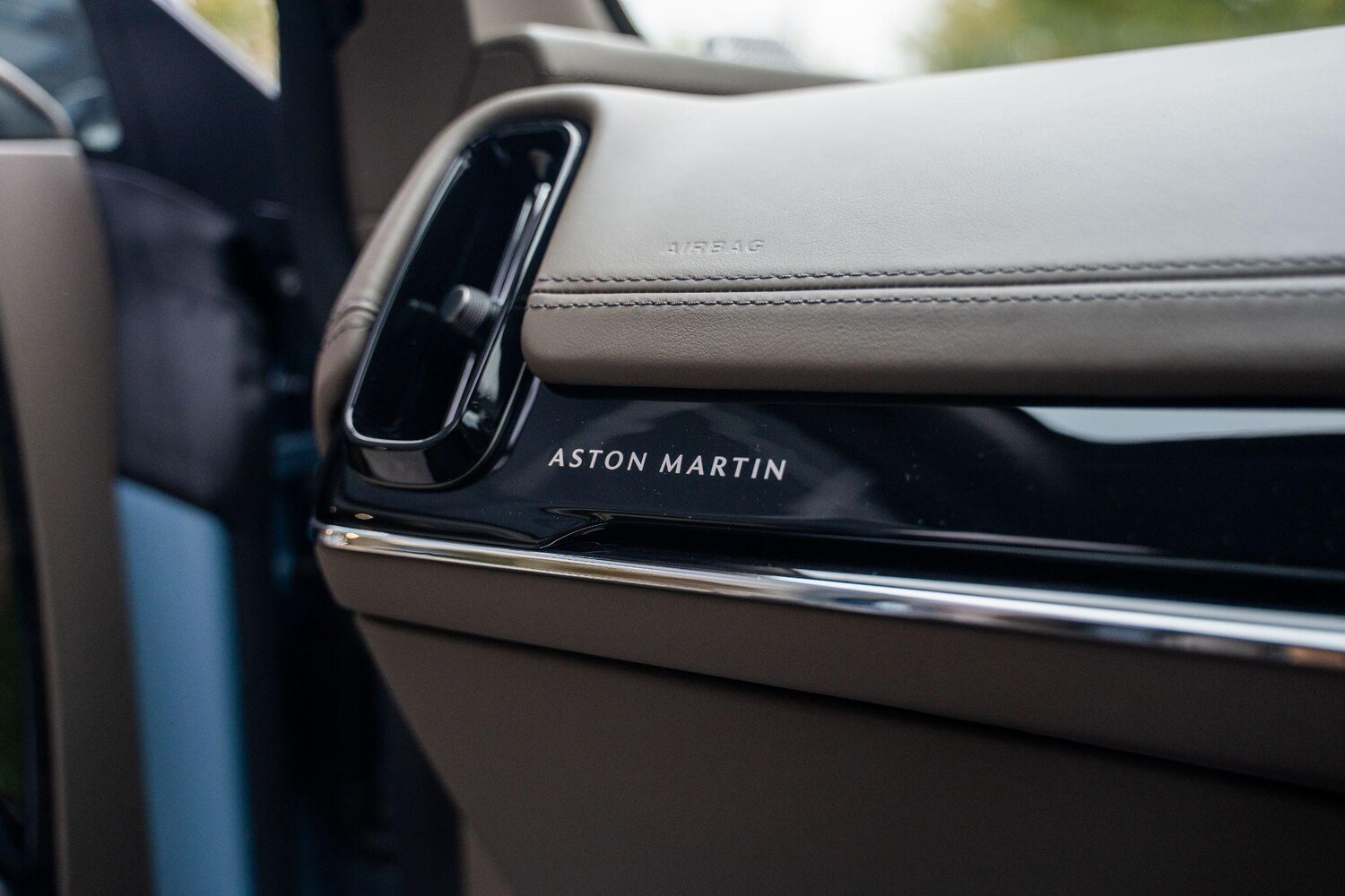 Used Aston Martin DBX 2025 for sale - 77574733: Photo 33