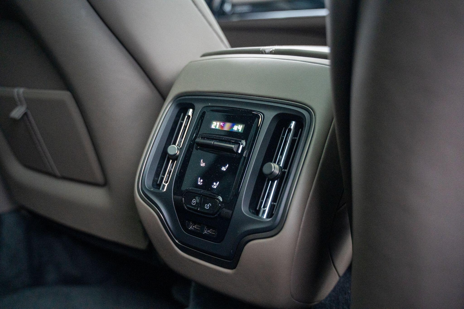 Used Aston Martin DBX 2025 for sale - 77574733: Photo 38