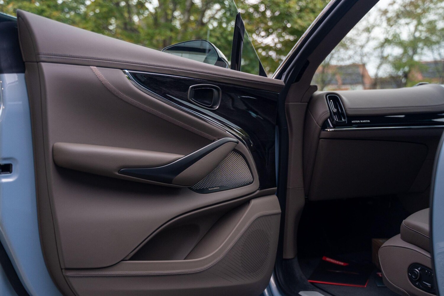 Used Aston Martin DBX 2025 for sale - 77574733: Photo 41