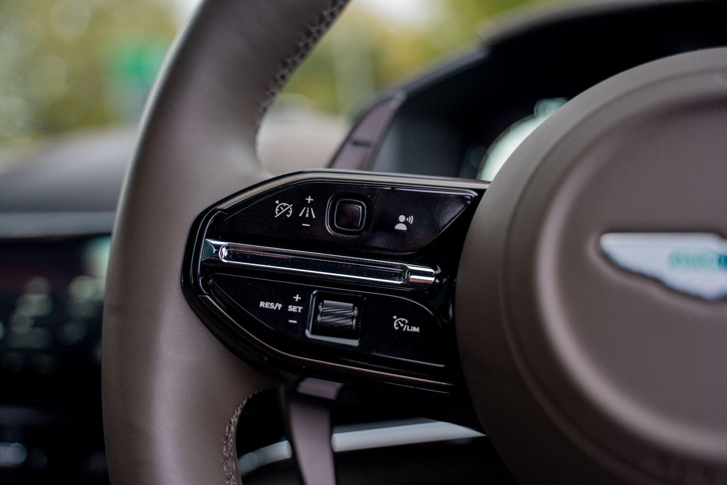 Used Aston Martin DBX 2025 for sale - 77574733: Photo 53