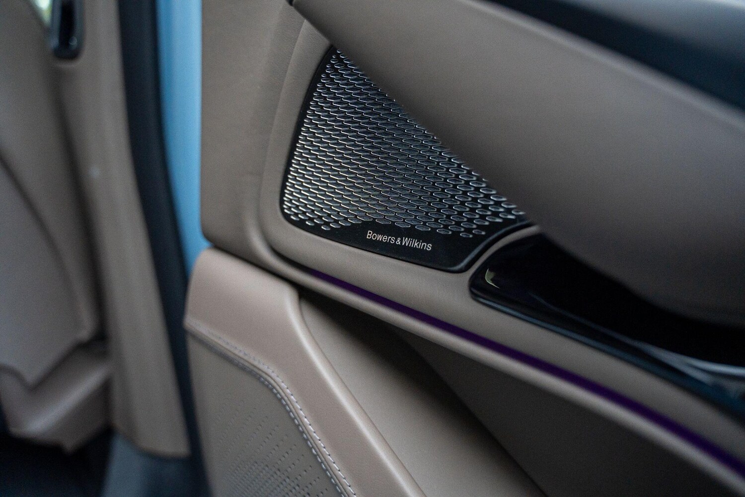 Used Aston Martin DBX 2025 for sale - 77574733: Photo 55