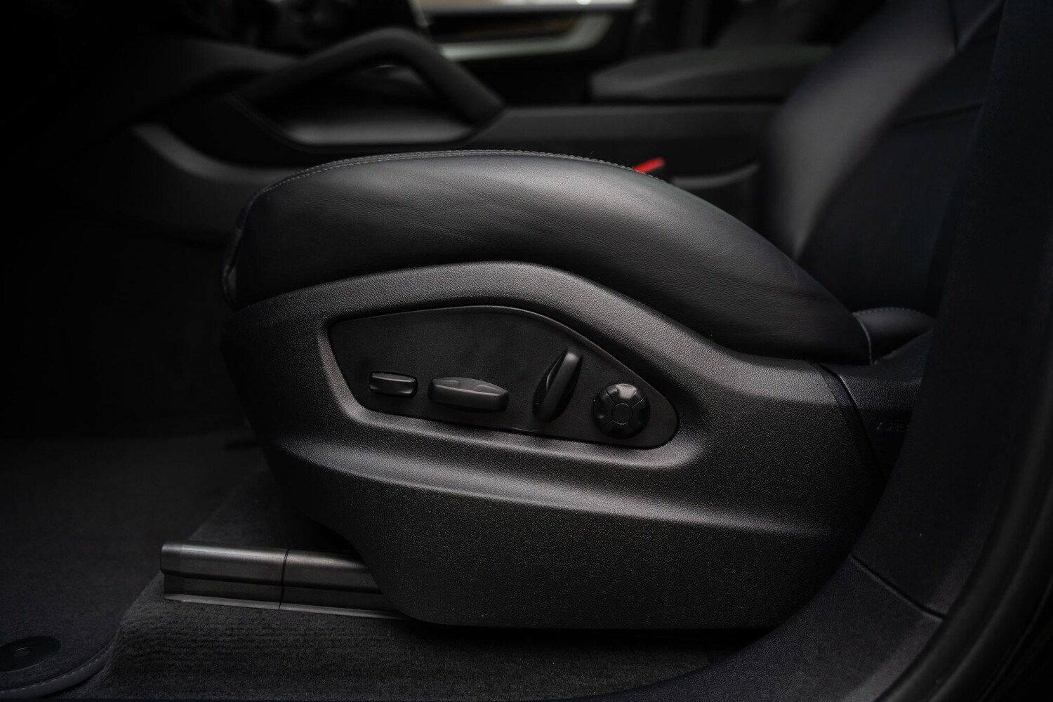 Used Porsche Cayenne 2024 for sale - 77573985: Photo 31