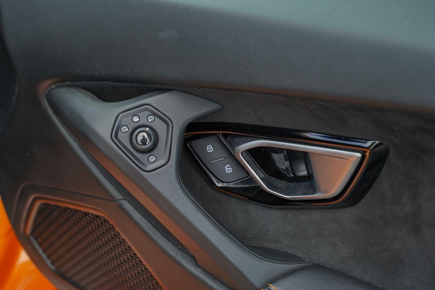 Used Lamborghini Huracan 2018 for sale - 77575151: Photo 36