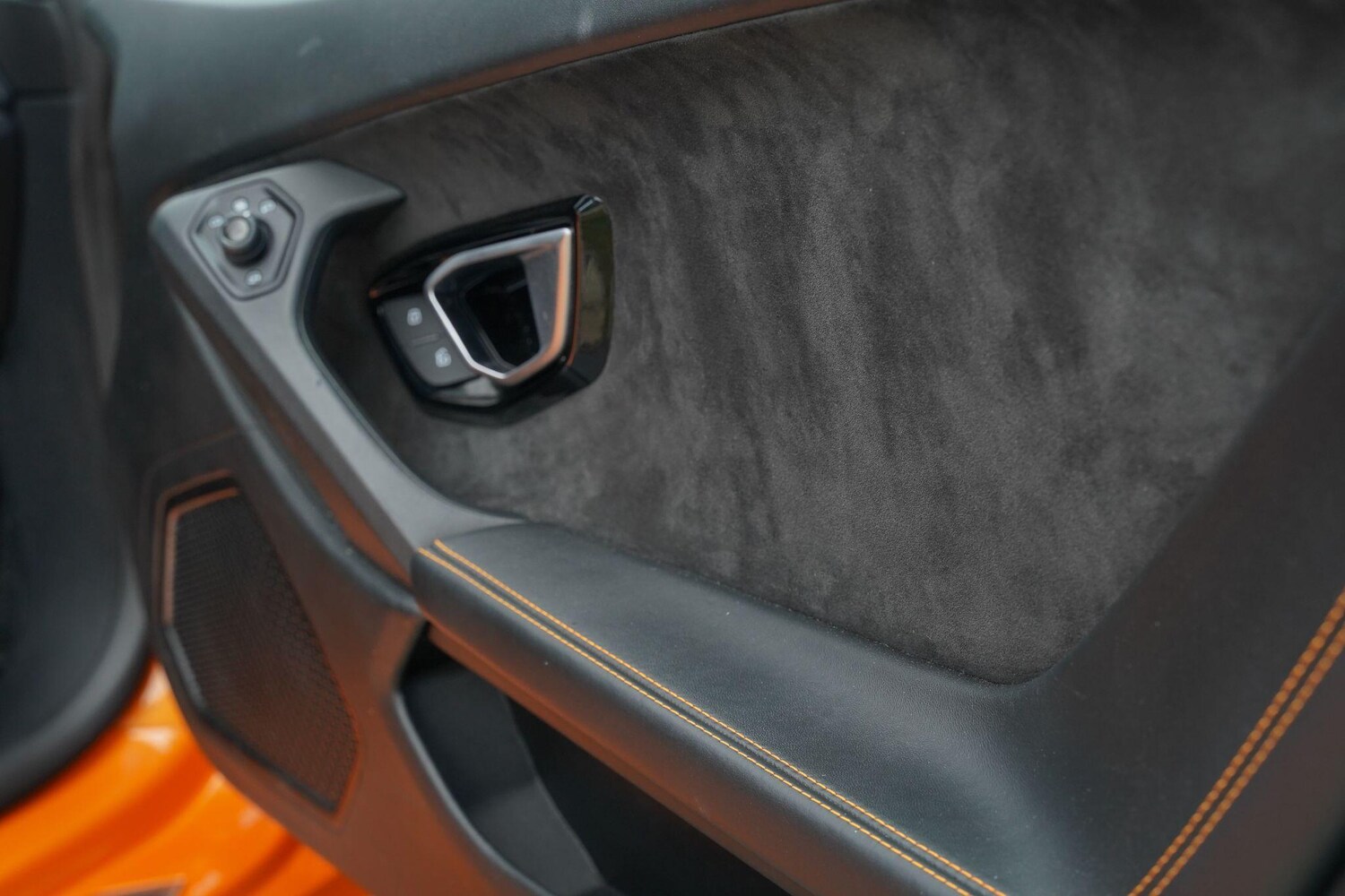 Used Lamborghini Huracan 2018 for sale - 77575151: Photo 38