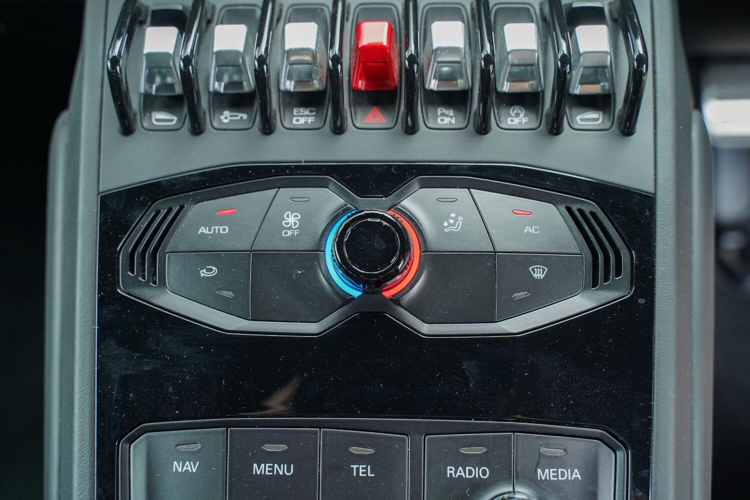 Used Lamborghini Huracan 2018 for sale - 77575151: Photo 54