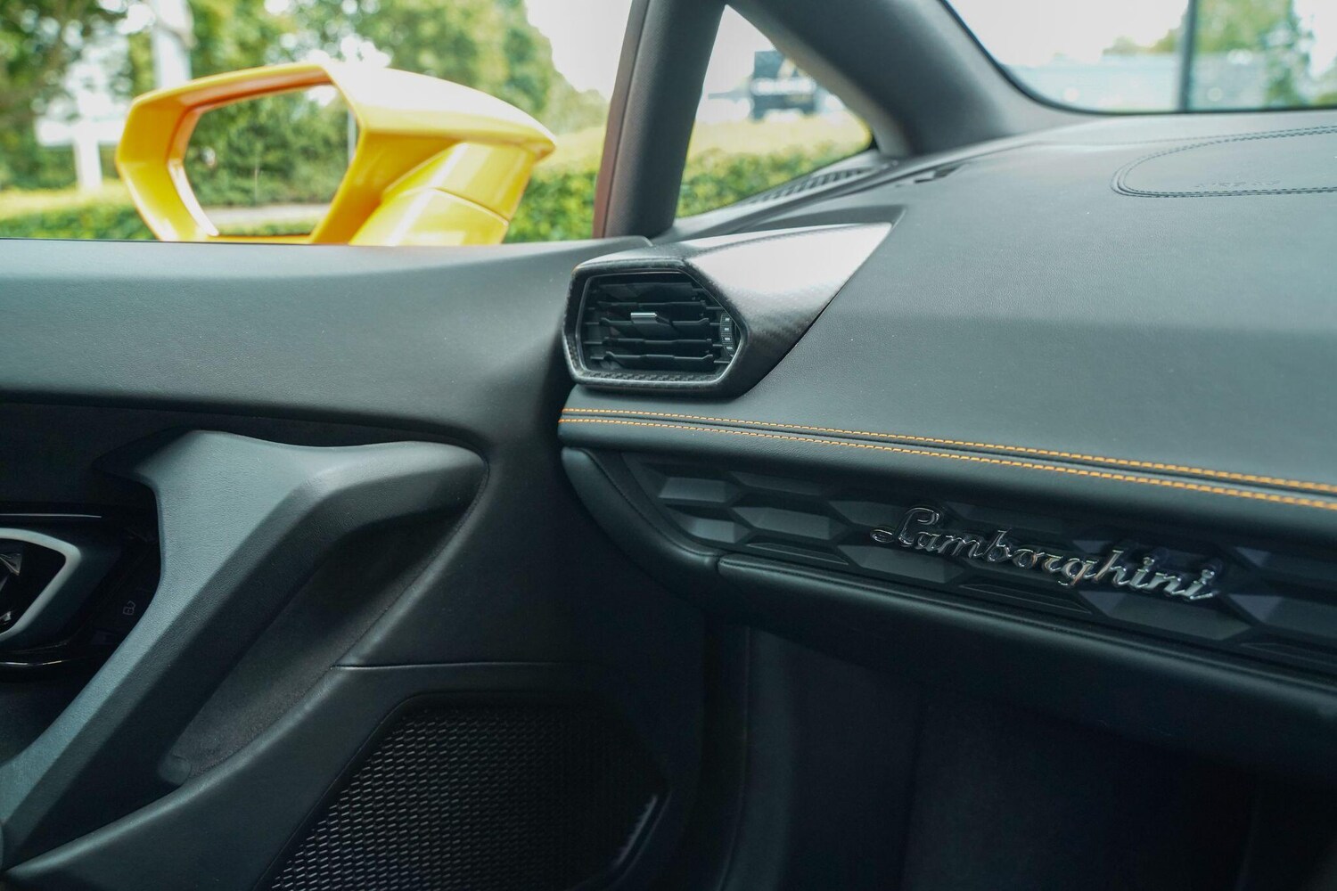 Used Lamborghini Huracan 2018 for sale - 77575151: Photo 56