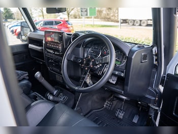 Used Land Rover Defender 90 2014 for sale - 77839835: Photo