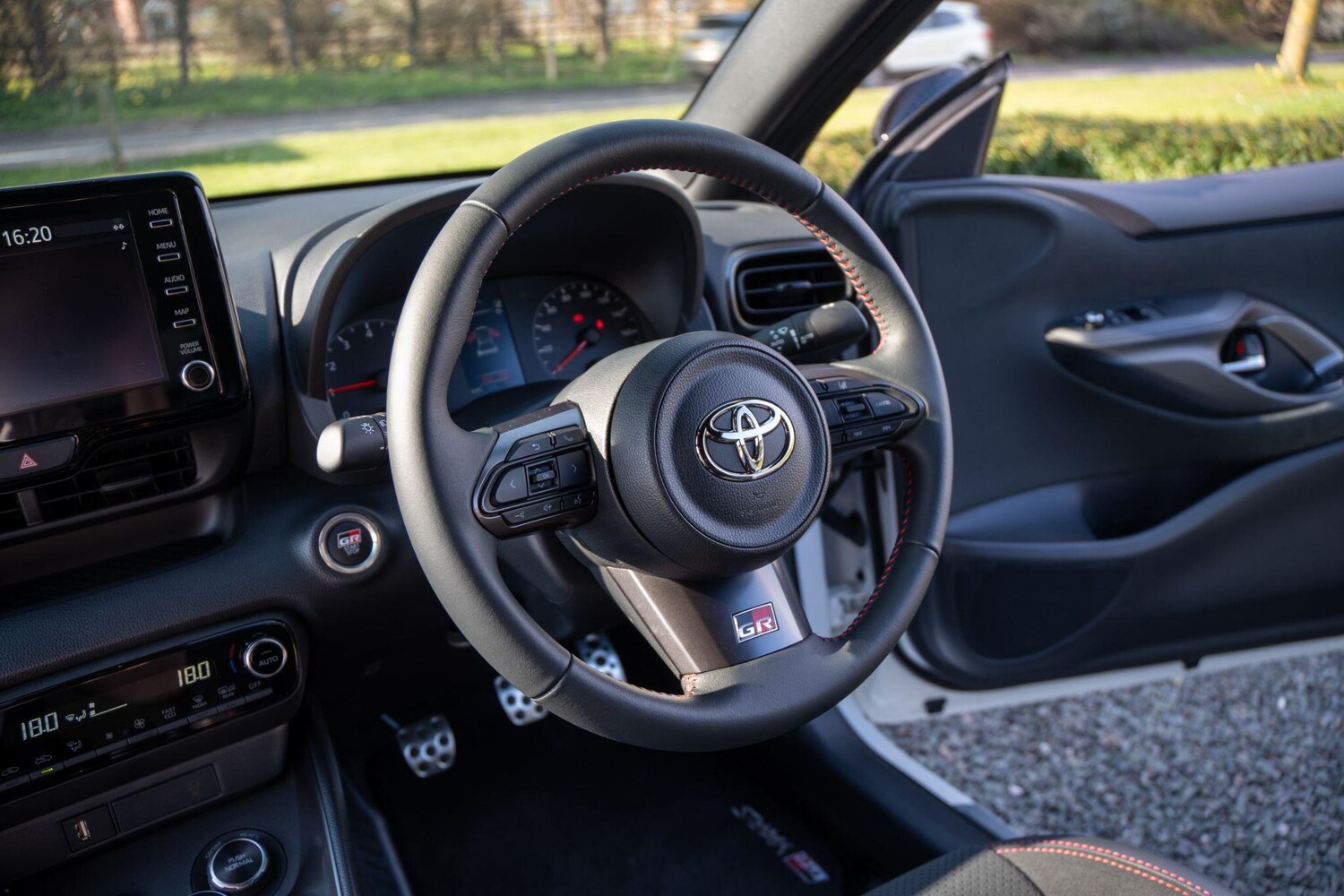 Used Toyota Yaris 2021 for sale - 77957858: Photo 34