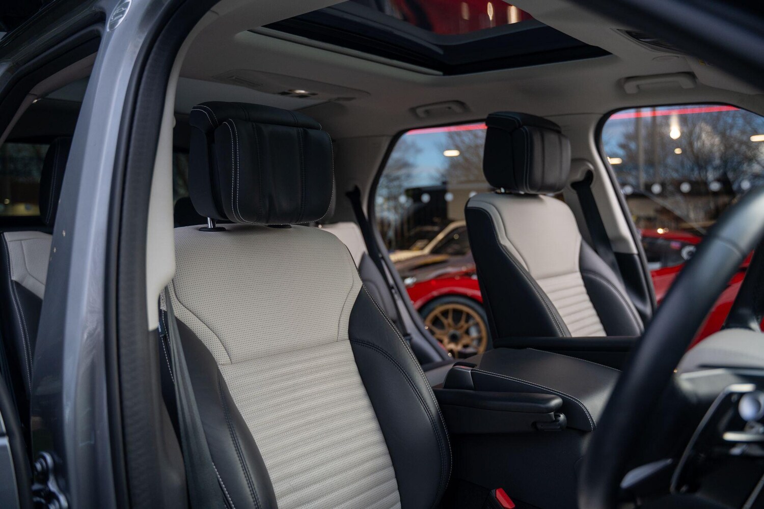 Used Land Rover Discovery 2025 for sale - 77575277: Photo 17