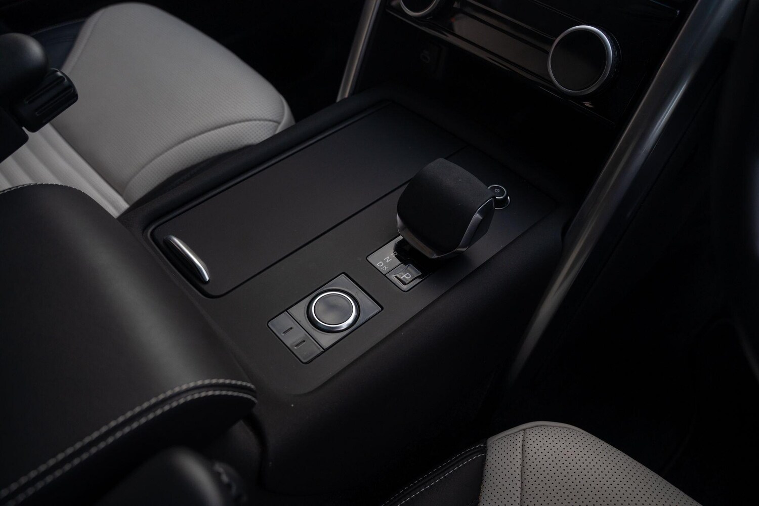 Used Land Rover Discovery 2025 for sale - 77575277: Photo 44