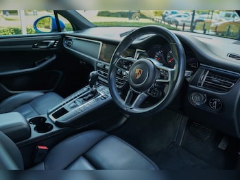 Used Porsche Macan 2020 for sale - 77574404: Photo