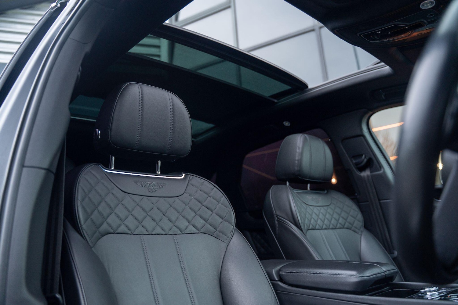 Used Bentley Bentayga 2018 for sale - 77574737: Photo 4