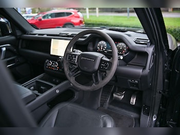 Used Land Rover Defender 90 2022 for sale - 77793930: Photo