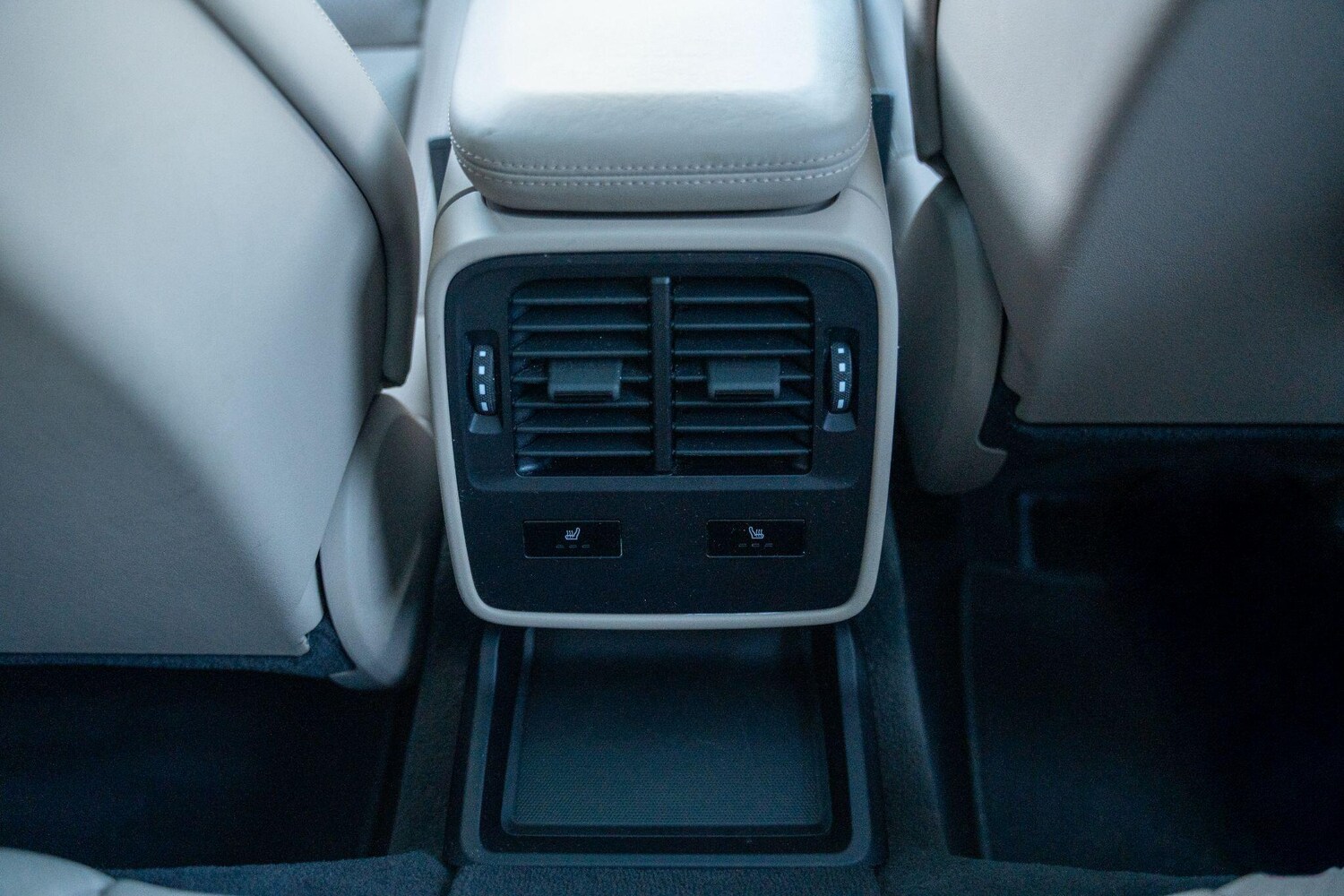 Used Porsche Taycan 2020 for sale - 77575090: Photo 19