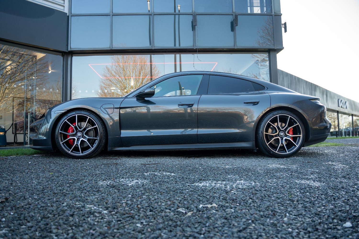 Used Porsche Taycan 2020 for sale - 77575090: Photo 6