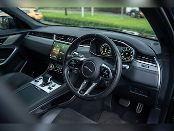 Used Jaguar F-Pace 2022 for sale - 77574371: Photo