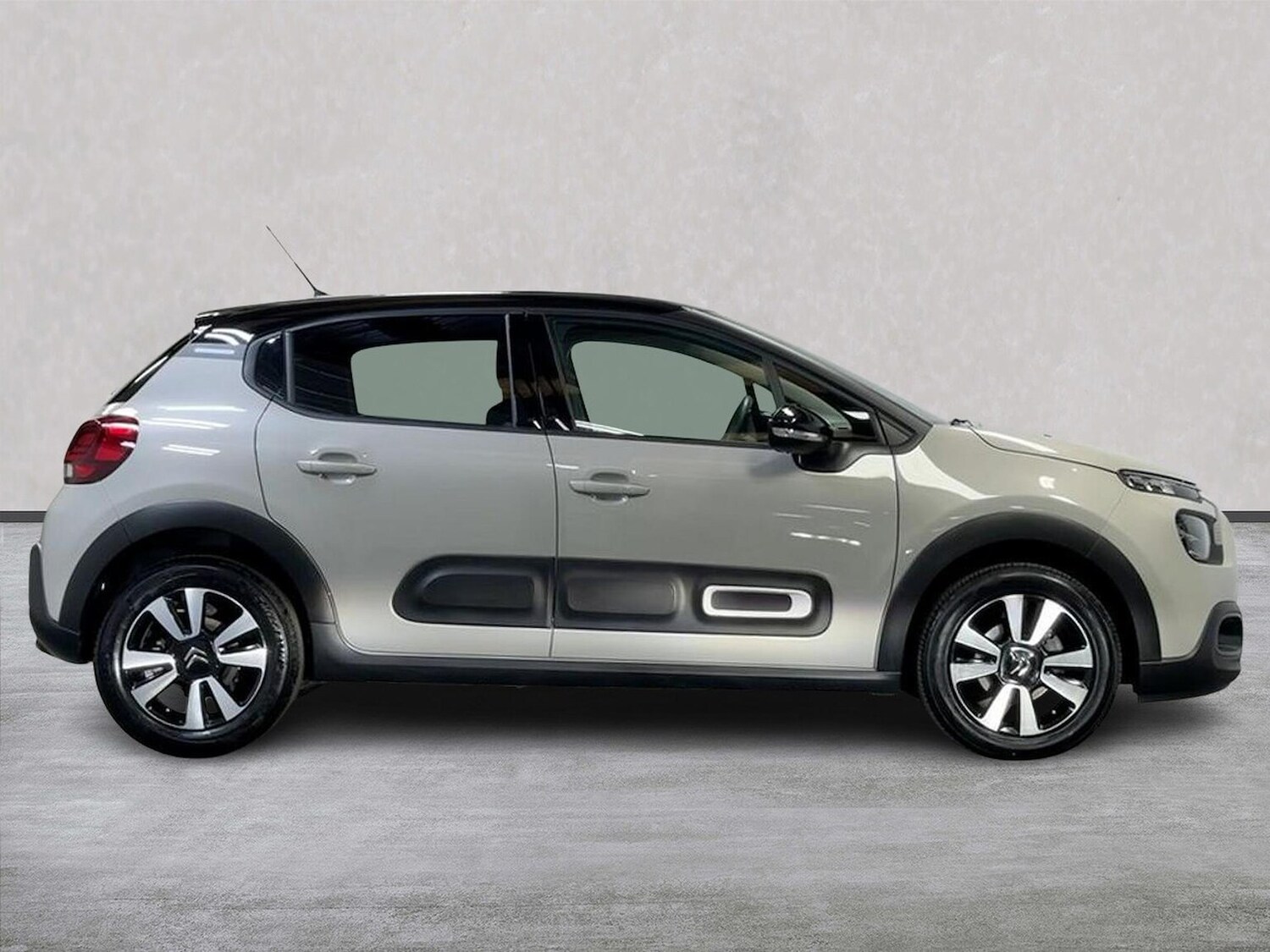 Used Citroen C3 2024 for sale - 76211973: Photo 3