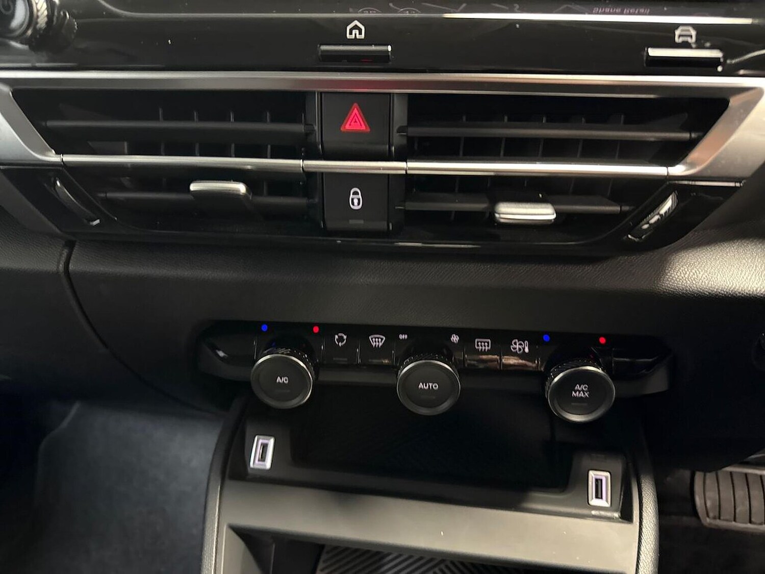 Used Citroen C4 2023 for sale - 77488838: Photo 12