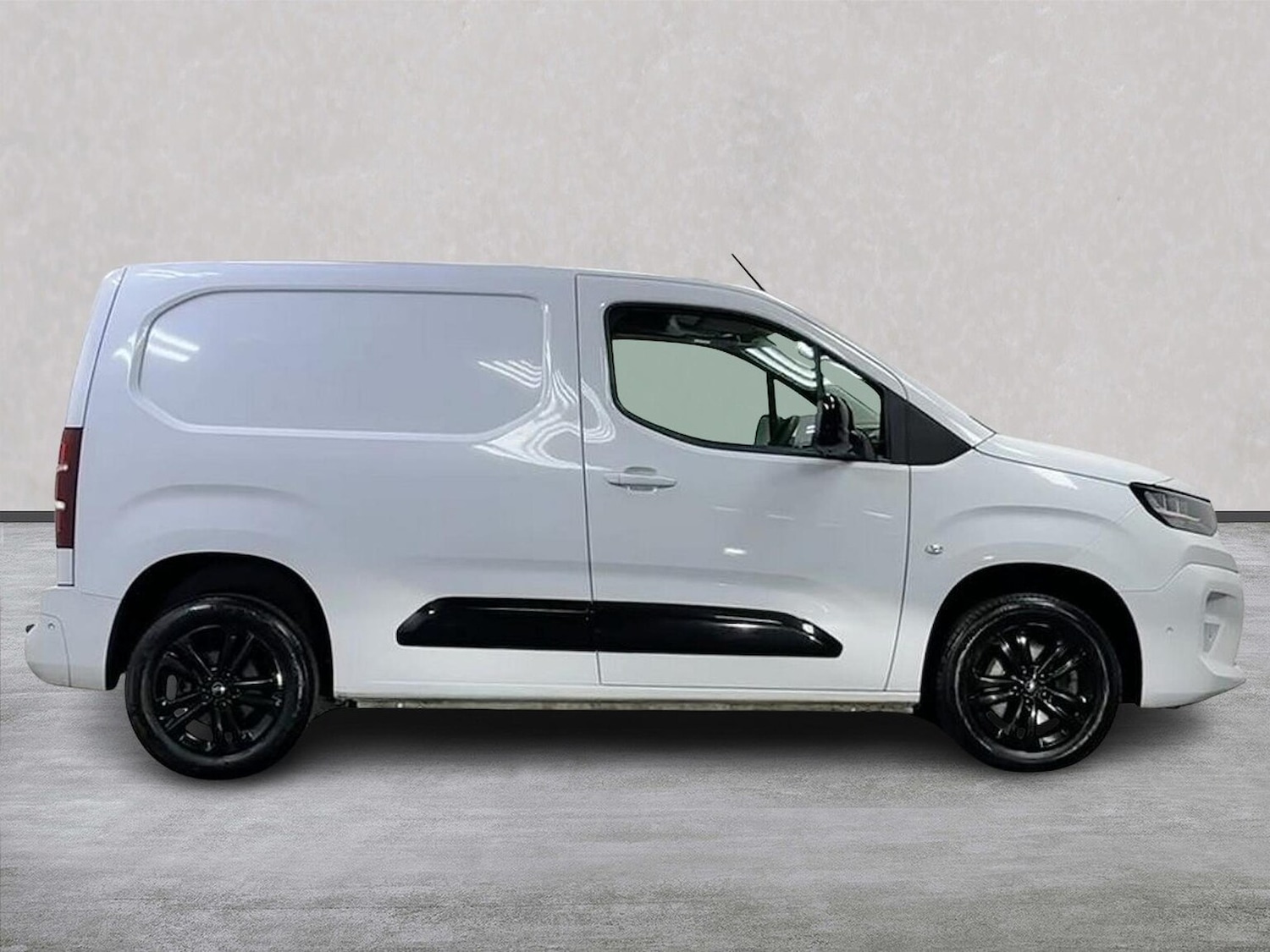 Used Citroen Berlingo 2024 for sale - 77687990: Photo 3